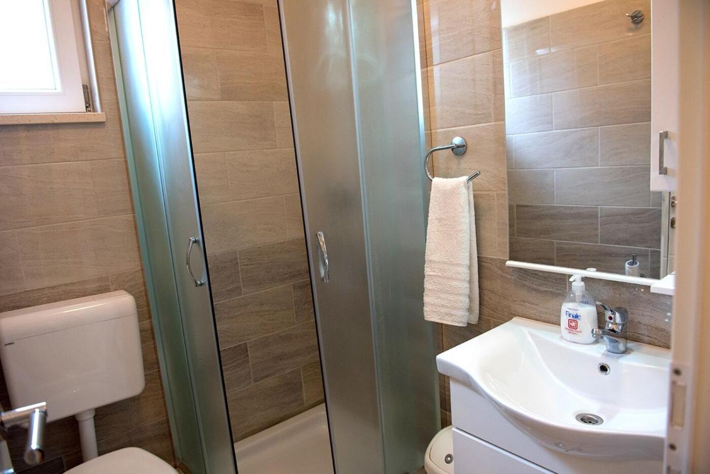 Apartments And Rooms Robi Ποντστράνα Εξωτερικό φωτογραφία